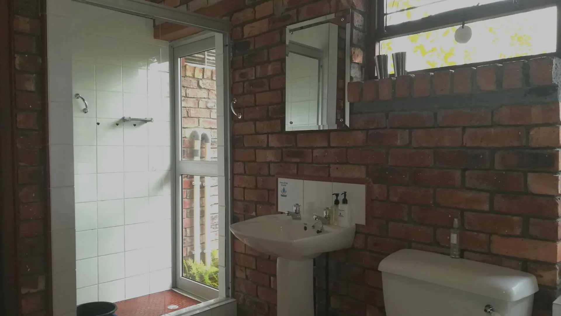 Le Petit Vignoble Bed & Breakfast Cape Town